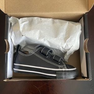 *NWT* Black Leather Velcro Converse